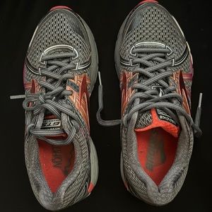 Brooks GTS Seventeen